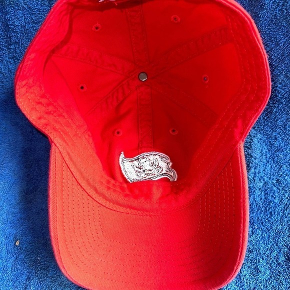 EUC Adult Medium Tampa Bay Buccaneers Cotton Baseball Cap Hat - Picture 3 of 6